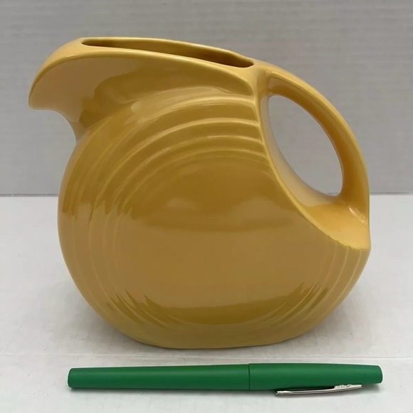 Vintage Fiesta  Fiestaware Original Yellow Juice Pitcher - Picture 1 of 8